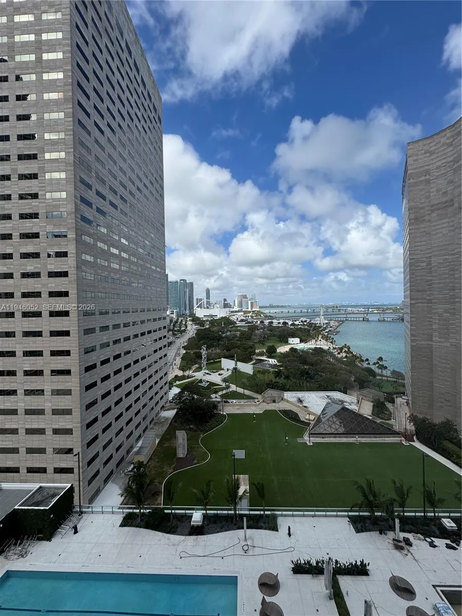 325 S Biscayne Blvd 2120, Miami, Florida 33131, Miami, Florida 33131, ,1 BathroomBathrooms,Residential Lease,For Rent,325 S Biscayne Blvd 2120, Miami, Florida 33131,A11946052
