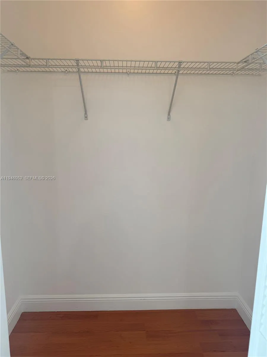 325 S Biscayne Blvd 2120, Miami, Florida 33131, Miami, Florida 33131, ,1 BathroomBathrooms,Residential Lease,For Rent,325 S Biscayne Blvd 2120, Miami, Florida 33131,A11946052