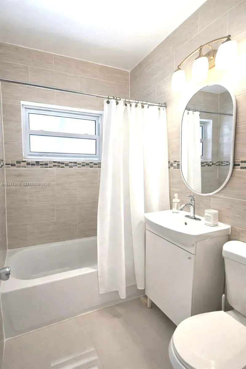 70 31st Street 2, Miami, Florida 33127, Miami, Florida 33127, 2 Bedrooms Bedrooms, ,1 BathroomBathrooms,Residential Lease,For Rent,70 31st Street 2, Miami, Florida 33127,A11947418