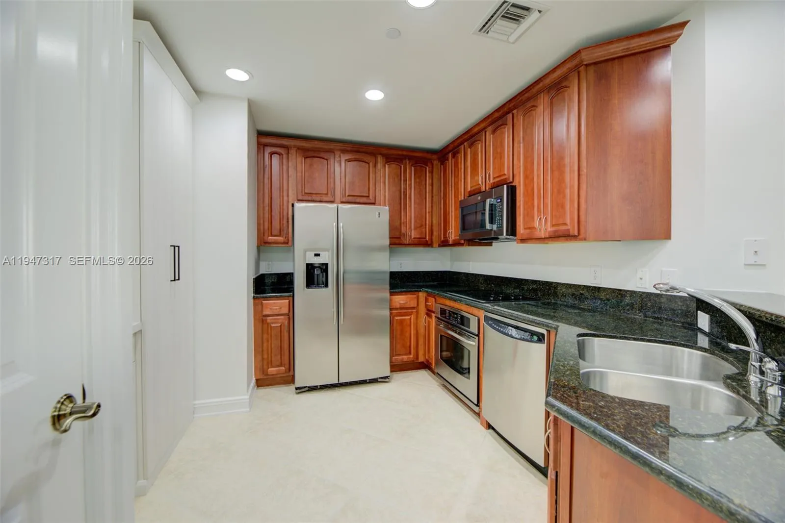 16101 Emerald Estates Dr 250, Weston, Florida 3333, Weston, Florida 33331, 2 Bedrooms Bedrooms, ,2 BathroomsBathrooms,Residential,For Sale,16101 Emerald Estates Dr 250, Weston, Florida 3333,A11947317