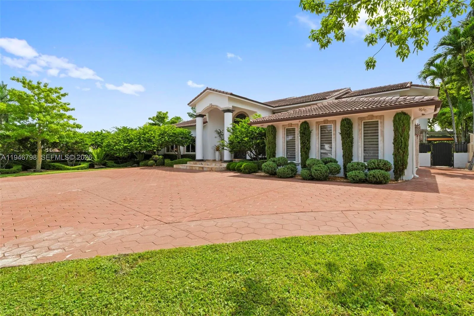 185 Sw 130th Ave, Miami, Florida 33184, Miami, Florida 33184, 6 Bedrooms Bedrooms, ,7 BathroomsBathrooms,Residential,For Sale,185 Sw 130th Ave, Miami, Florida 33184,A11946798