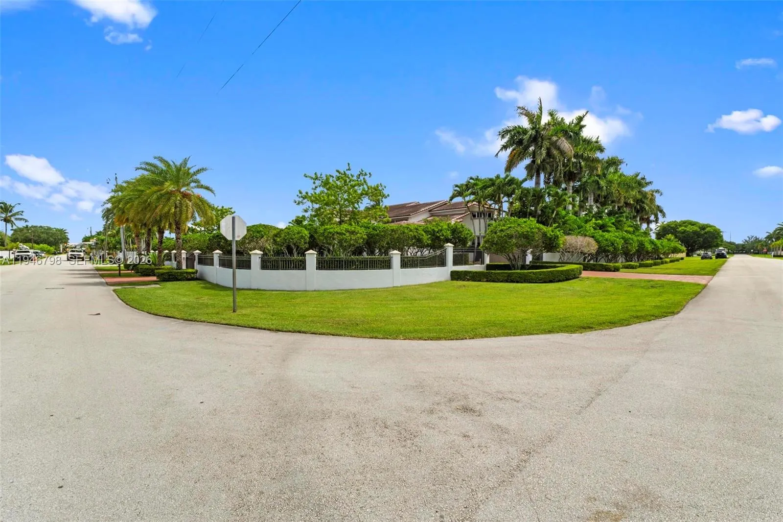 185 Sw 130th Ave, Miami, Florida 33184, Miami, Florida 33184, 6 Bedrooms Bedrooms, ,7 BathroomsBathrooms,Residential,For Sale,185 Sw 130th Ave, Miami, Florida 33184,A11946798