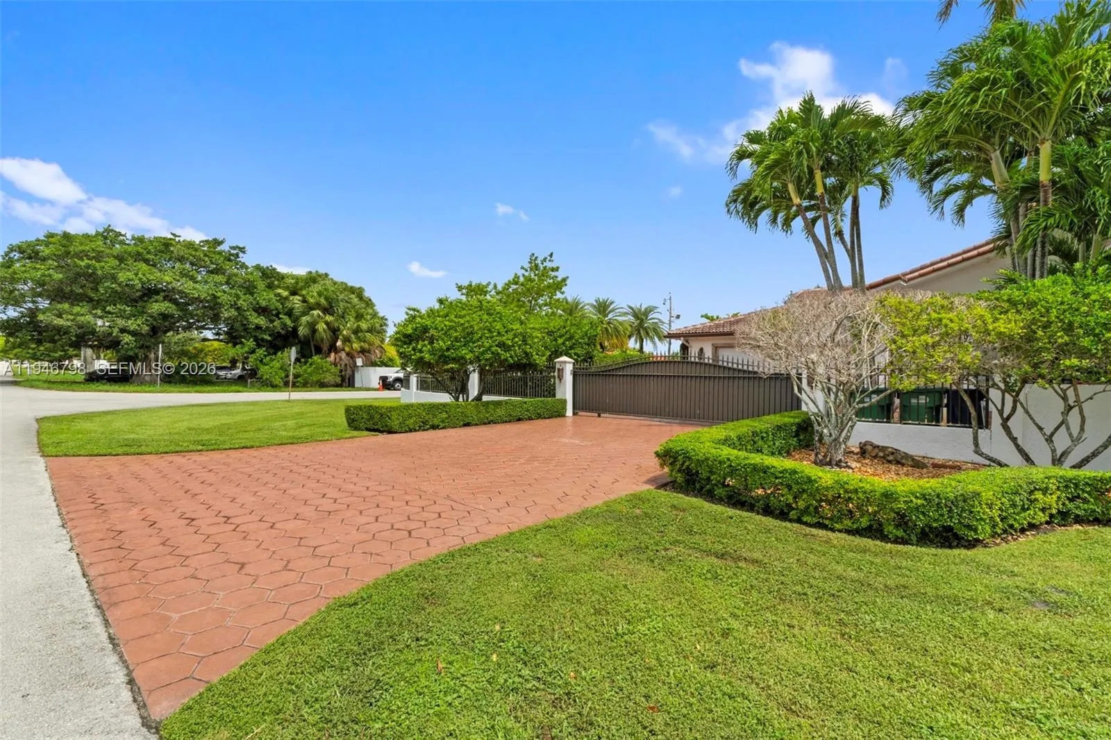 185 Sw 130th Ave, Miami, Florida 33184, Miami, Florida 33184, 6 Bedrooms Bedrooms, ,7 BathroomsBathrooms,Residential,For Sale,185 Sw 130th Ave, Miami, Florida 33184,A11946798