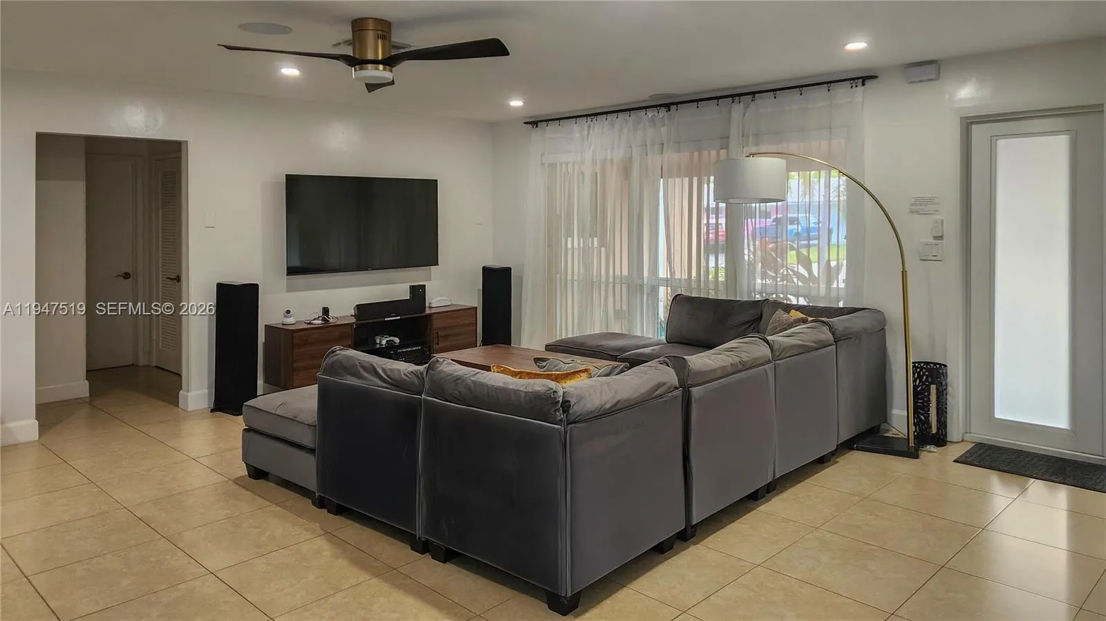 4420 Ne 15th Ave, Oakland Park, Florida 33334, Oakland Park, Florida 33334, 3 Bedrooms Bedrooms, ,2 BathroomsBathrooms,Residential,For Sale,4420 Ne 15th Ave, Oakland Park, Florida 33334,A11947519