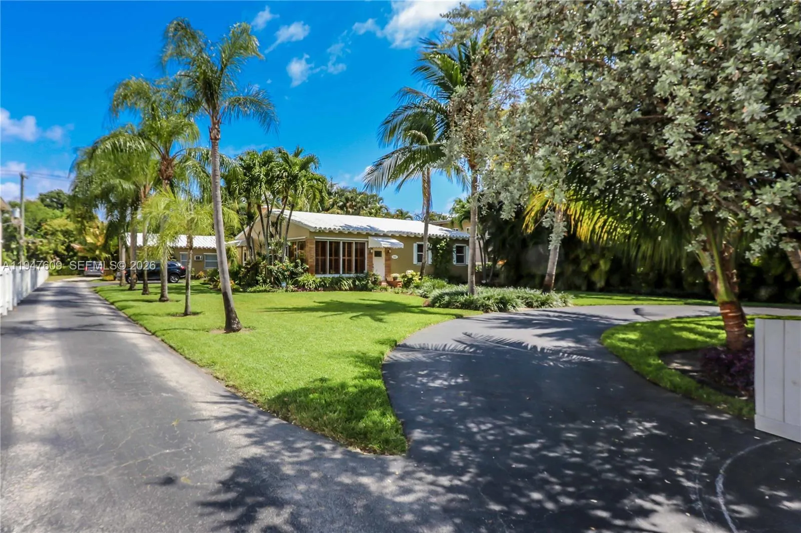 2535 Lincoln St, Hollywood, Florida 33020, Hollywood, Florida 33020, ,Residential Income,For Sale,2535 Lincoln St, Hollywood, Florida 33020,A11947609