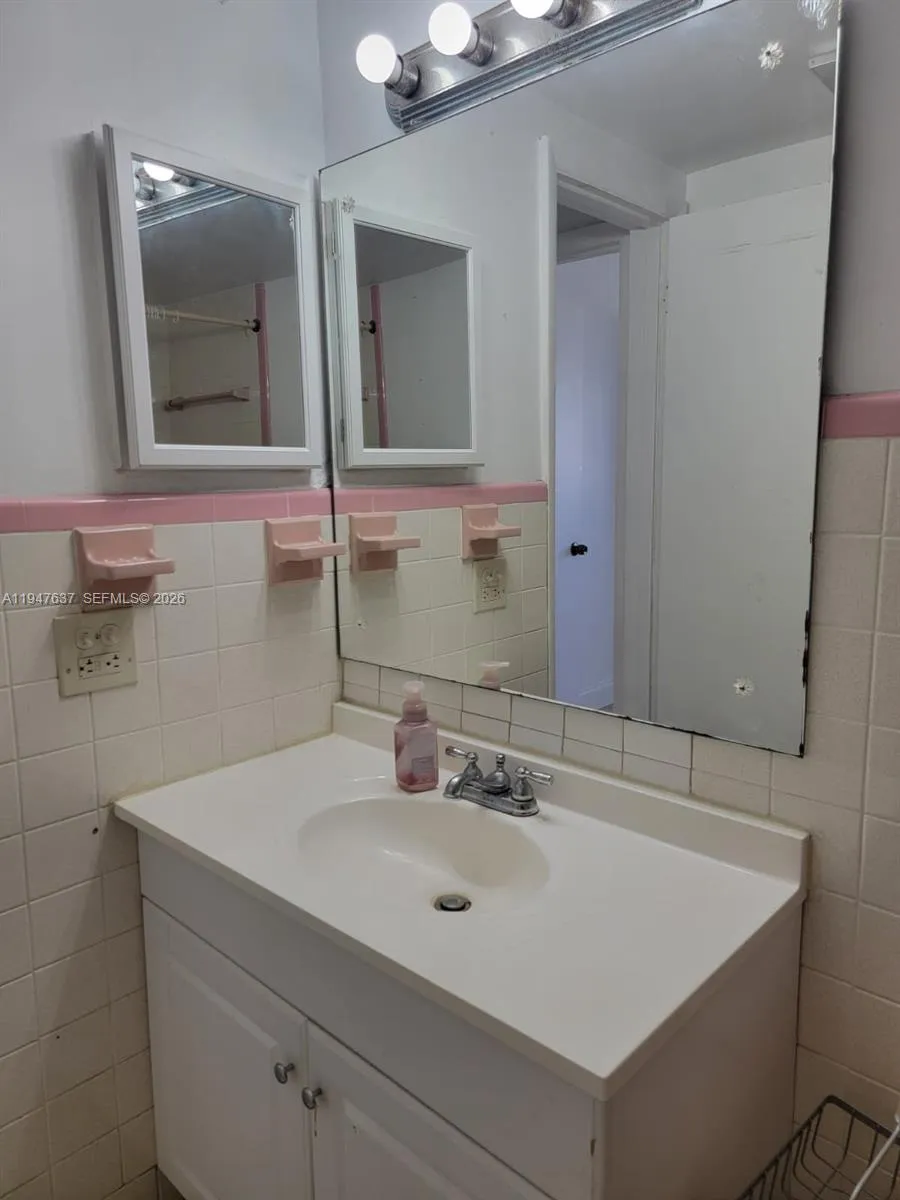 2005 Sans Souci Blvd 303, North Miami, Florida 331, North Miami, Florida 33181, 2 Bedrooms Bedrooms, ,2 BathroomsBathrooms,Residential Lease,For Rent,2005 Sans Souci Blvd 303, North Miami, Florida 331,A11947637