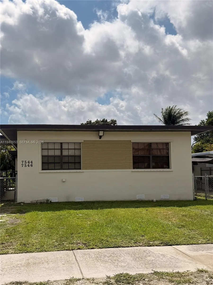 7546 Nw 2nd Ter, Miami, Florida 33126, Miami, Florida 33126, ,Residential Income,For Sale,7546 Nw 2nd Ter, Miami, Florida 33126,A11947653