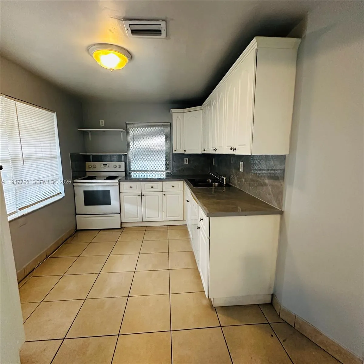 732 Moffett St 4a, Hallandale Beach, Florida 33009, Hallandale Beach, Florida 33009, 2 Bedrooms Bedrooms, ,2 BathroomsBathrooms,Residential Lease,For Rent,732 Moffett St 4a, Hallandale Beach, Florida 33009,A11947762