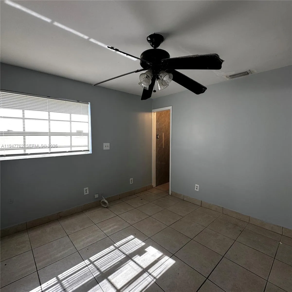 732 Moffett St 4a, Hallandale Beach, Florida 33009, Hallandale Beach, Florida 33009, 2 Bedrooms Bedrooms, ,2 BathroomsBathrooms,Residential Lease,For Rent,732 Moffett St 4a, Hallandale Beach, Florida 33009,A11947762