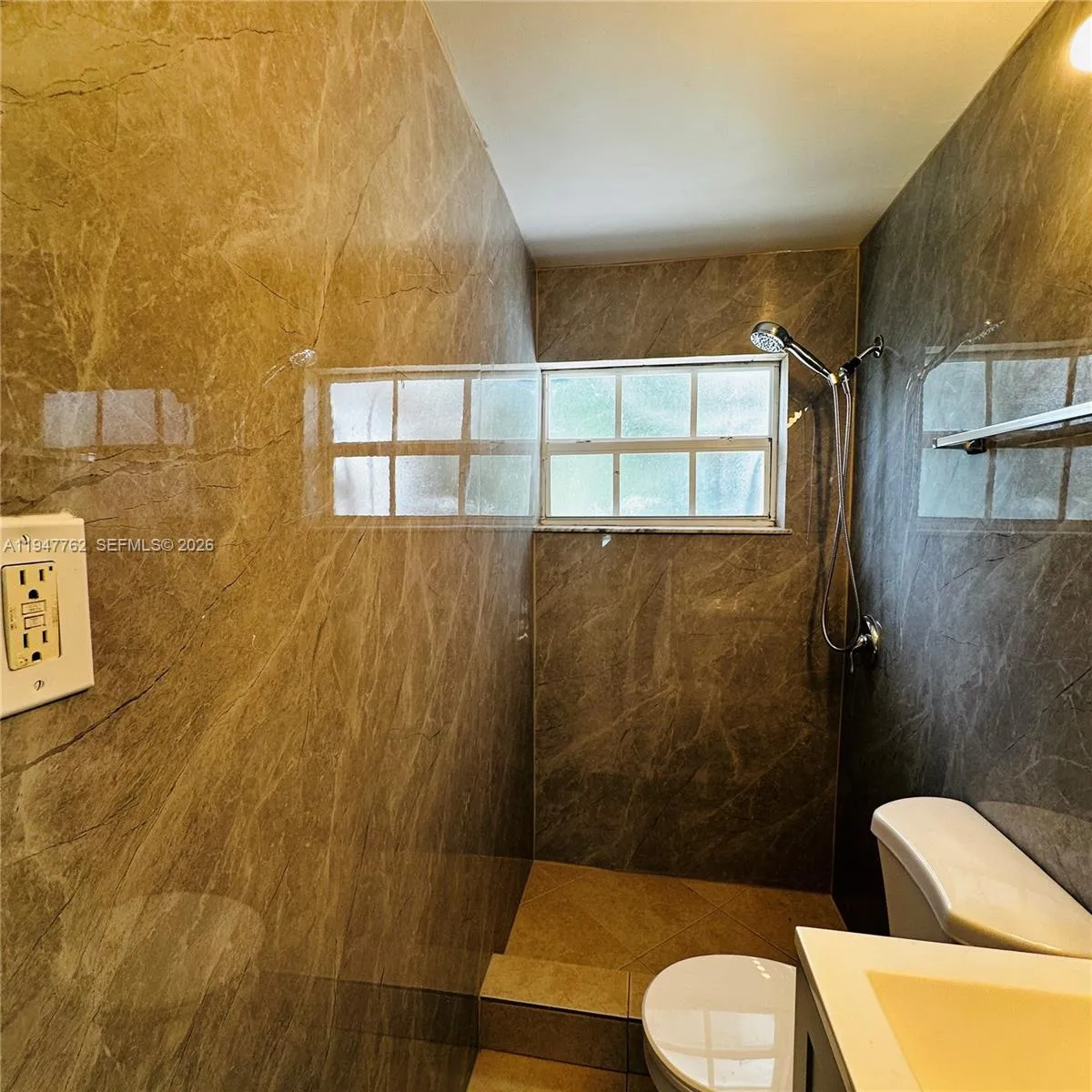 732 Moffett St 4a, Hallandale Beach, Florida 33009, Hallandale Beach, Florida 33009, 2 Bedrooms Bedrooms, ,2 BathroomsBathrooms,Residential Lease,For Rent,732 Moffett St 4a, Hallandale Beach, Florida 33009,A11947762