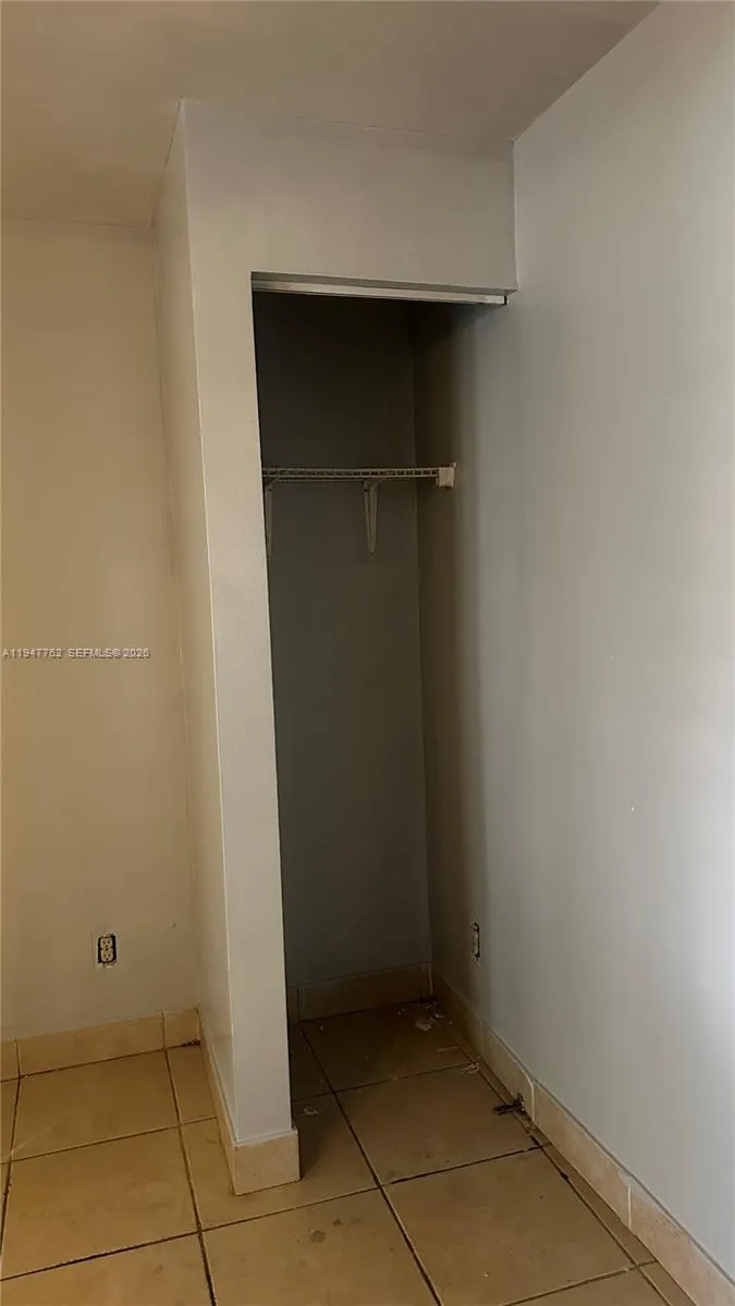 732 Moffett St 4a, Hallandale Beach, Florida 33009, Hallandale Beach, Florida 33009, 2 Bedrooms Bedrooms, ,2 BathroomsBathrooms,Residential Lease,For Rent,732 Moffett St 4a, Hallandale Beach, Florida 33009,A11947762