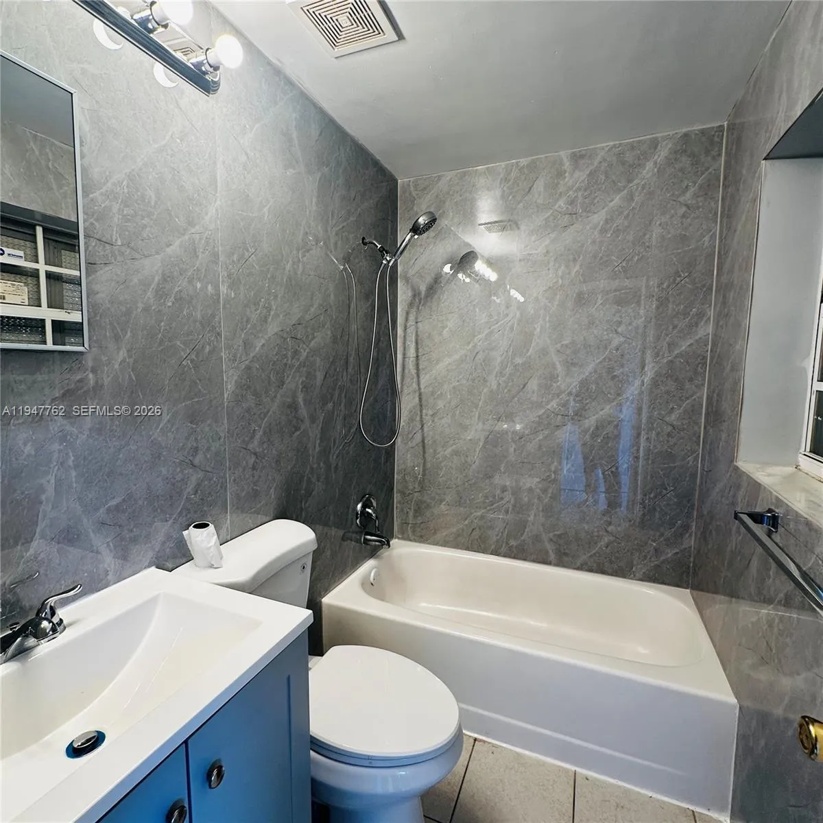 732 Moffett St 4a, Hallandale Beach, Florida 33009, Hallandale Beach, Florida 33009, 2 Bedrooms Bedrooms, ,2 BathroomsBathrooms,Residential Lease,For Rent,732 Moffett St 4a, Hallandale Beach, Florida 33009,A11947762