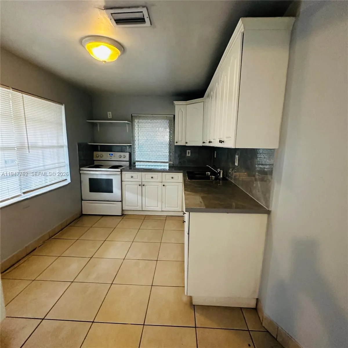 732 Moffett St 4a, Hallandale Beach, Florida 33009, Hallandale Beach, Florida 33009, 2 Bedrooms Bedrooms, ,2 BathroomsBathrooms,Residential Lease,For Rent,732 Moffett St 4a, Hallandale Beach, Florida 33009,A11947762