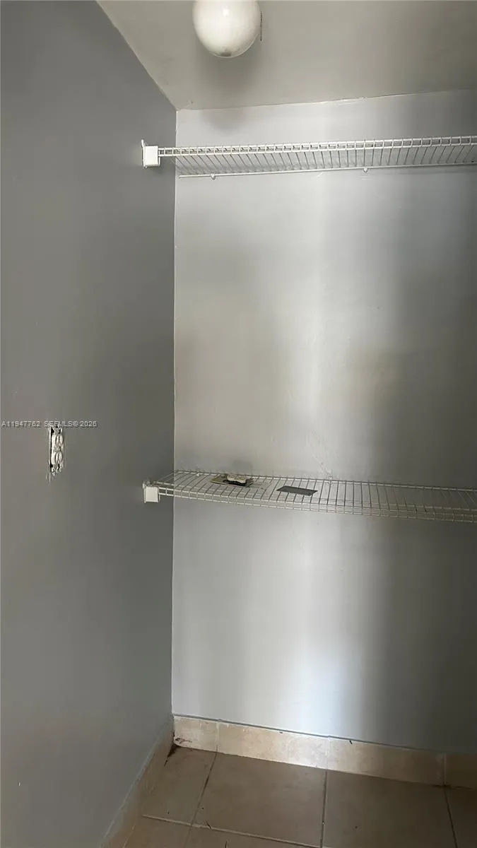 732 Moffett St 4a, Hallandale Beach, Florida 33009, Hallandale Beach, Florida 33009, 2 Bedrooms Bedrooms, ,2 BathroomsBathrooms,Residential Lease,For Rent,732 Moffett St 4a, Hallandale Beach, Florida 33009,A11947762