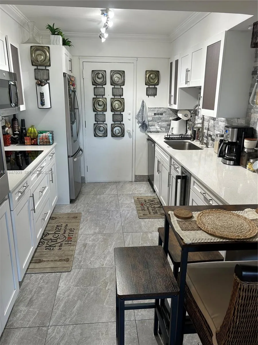 800 Ne 195th St 409, Miami, Florida 33179, Miami, Florida 33179, 2 Bedrooms Bedrooms, ,2 BathroomsBathrooms,Residential,For Sale,800 Ne 195th St 409, Miami, Florida 33179,A11947801