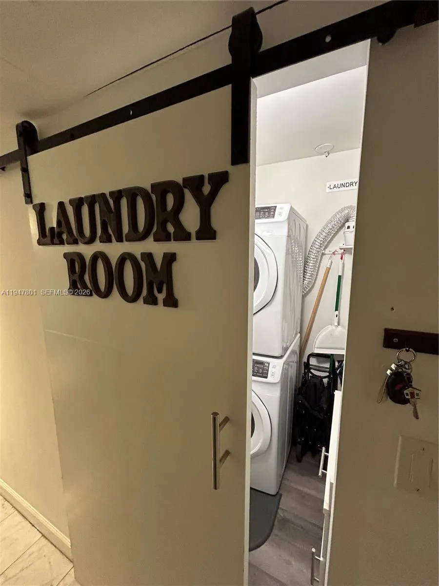 800 Ne 195th St 409, Miami, Florida 33179, Miami, Florida 33179, 2 Bedrooms Bedrooms, ,2 BathroomsBathrooms,Residential,For Sale,800 Ne 195th St 409, Miami, Florida 33179,A11947801