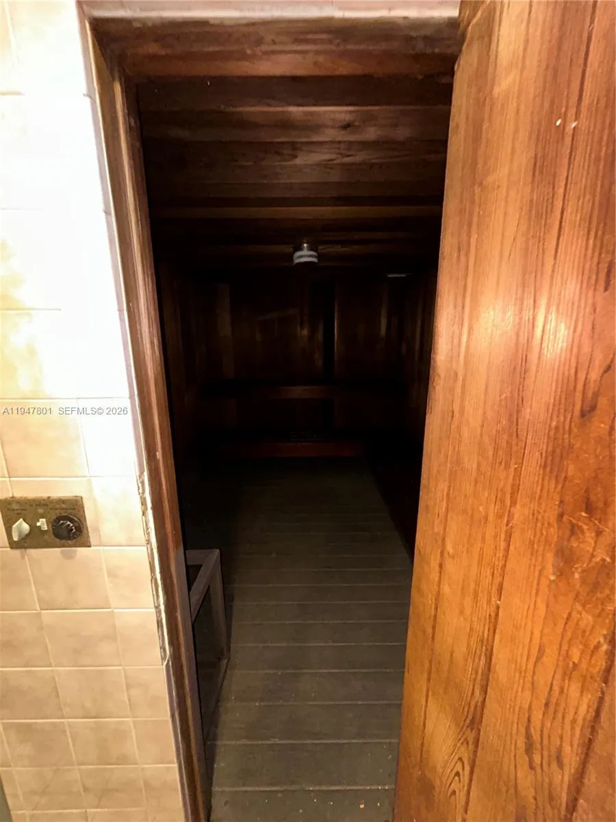 800 Ne 195th St 409, Miami, Florida 33179, Miami, Florida 33179, 2 Bedrooms Bedrooms, ,2 BathroomsBathrooms,Residential,For Sale,800 Ne 195th St 409, Miami, Florida 33179,A11947801