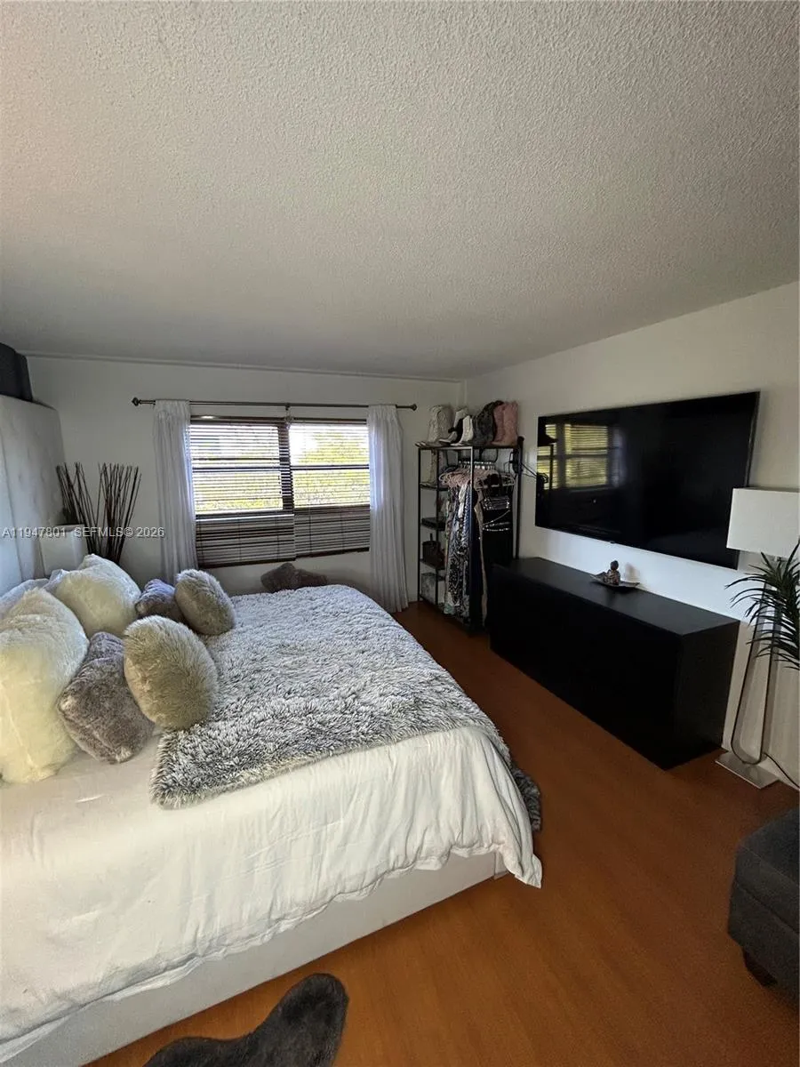 800 Ne 195th St 409, Miami, Florida 33179, Miami, Florida 33179, 2 Bedrooms Bedrooms, ,2 BathroomsBathrooms,Residential,For Sale,800 Ne 195th St 409, Miami, Florida 33179,A11947801