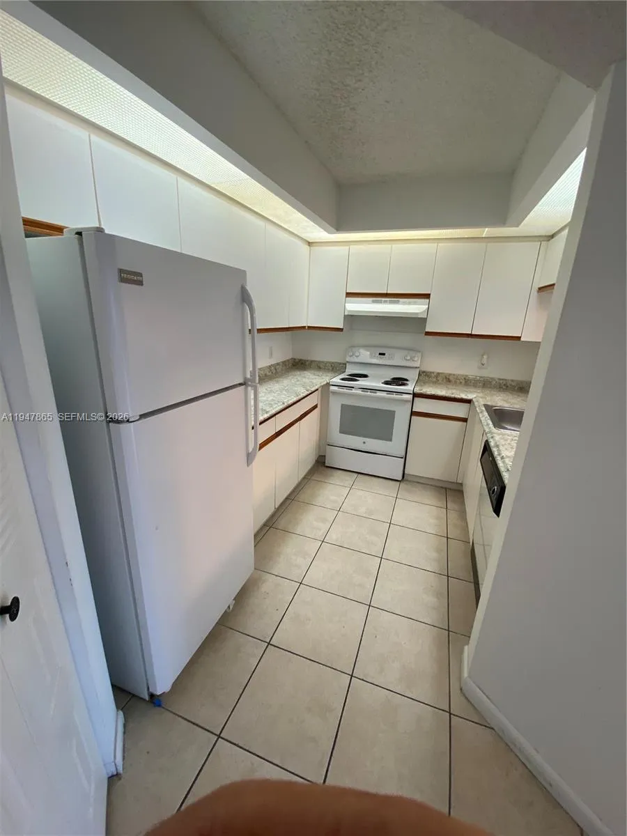 12950 Sw 7th Ct 310a, Pembroke Pines, Florida 3302, Pembroke Pines, Florida 33027, 1 Bedroom Bedrooms, ,1 BathroomBathrooms,Residential,For Sale,12950 Sw 7th Ct 310a, Pembroke Pines, Florida 3302,A11947865