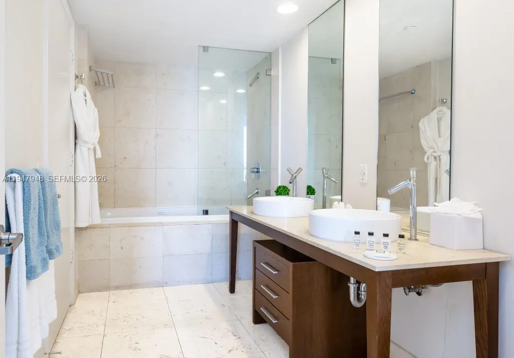 485 Brickell Ave 4307, Miami, Florida 33131, Miami, Florida 33131, 1 Bedroom Bedrooms, ,1 BathroomBathrooms,Residential,For Sale,485 Brickell Ave 4307, Miami, Florida 33131,A11947948