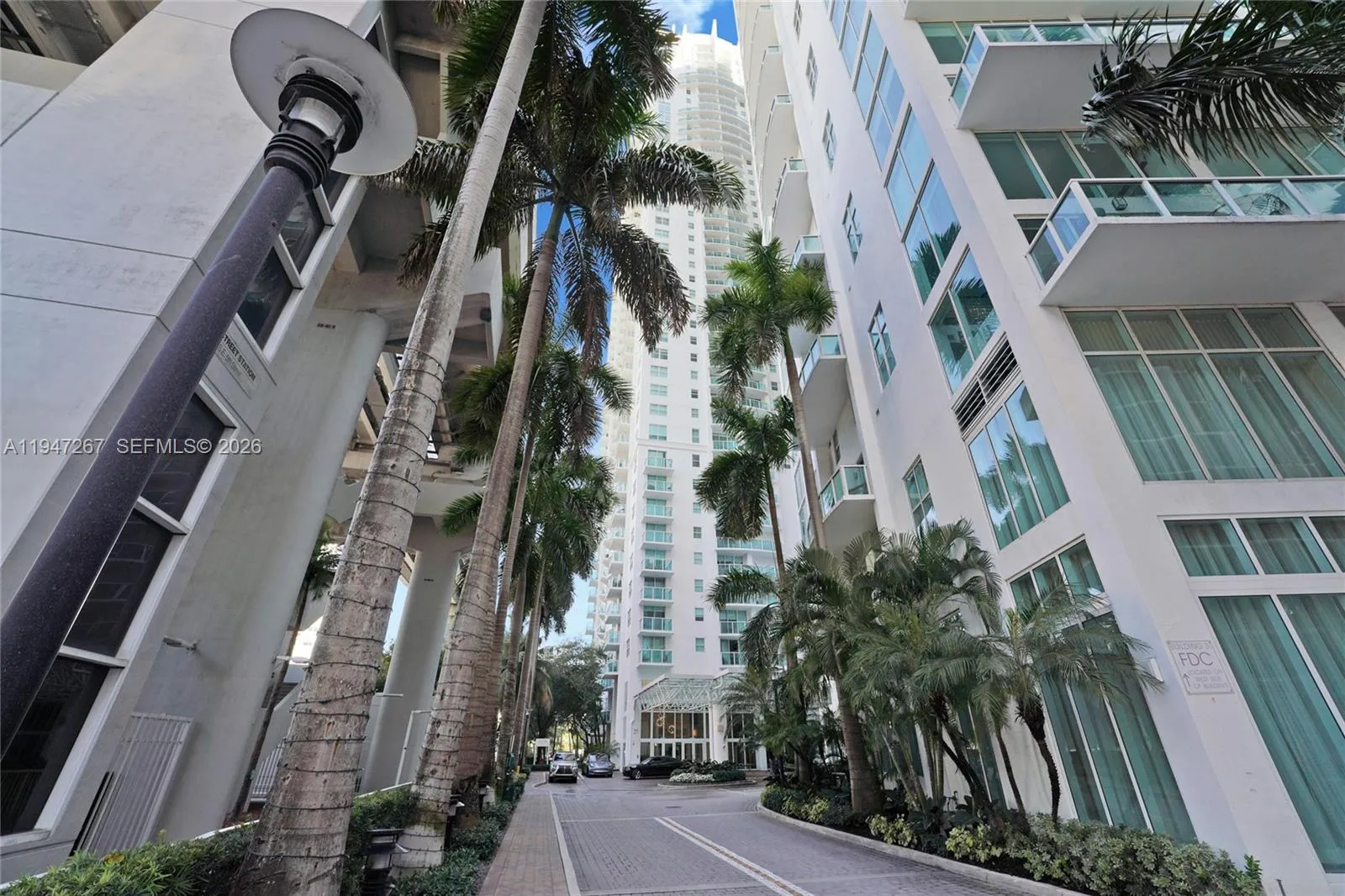 31 Se 5th St 3306, Miami, Florida 33131, Miami, Florida 33131, 1 Bedroom Bedrooms, ,1 BathroomBathrooms,Residential,For Sale,31 Se 5th St 3306, Miami, Florida 33131,A11947267