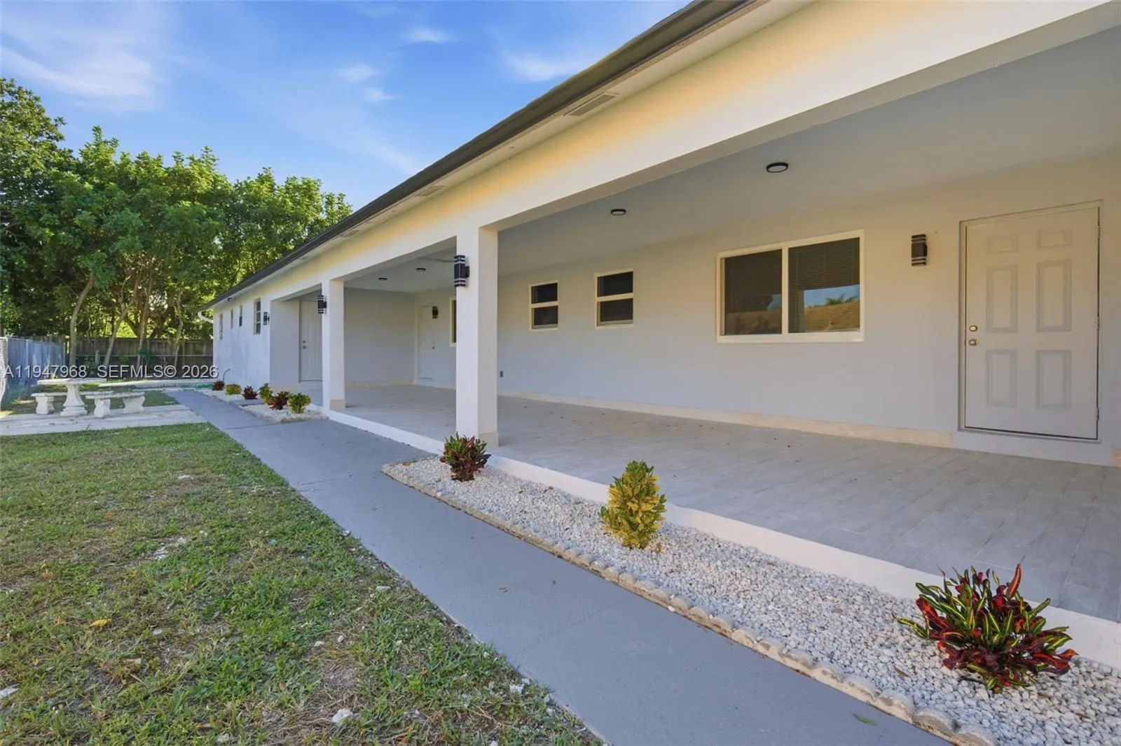 2440 Hayes St, Hollywood, Florida 33020, Hollywood, Florida 33020, ,Residential Income,For Sale,2440 Hayes St, Hollywood, Florida 33020,A11947968