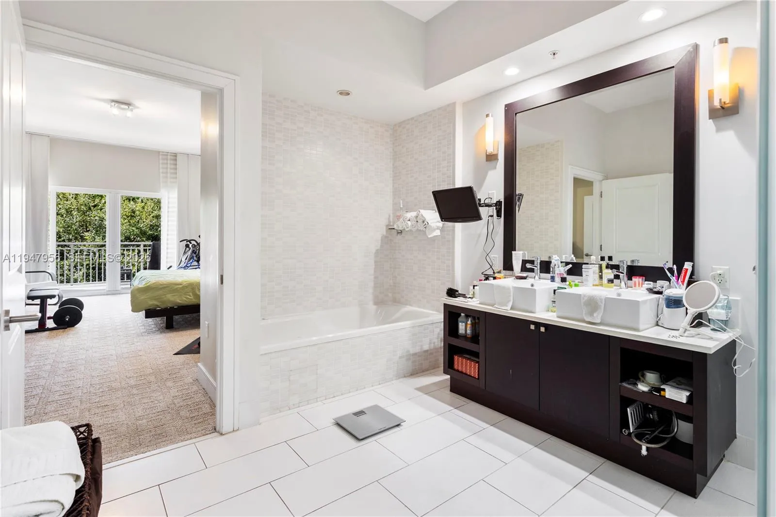 5300 Nw Nw 5300 Nw 87th, Doral, Florida 33178, Doral, Florida 33178, 3 Bedrooms Bedrooms, ,4 BathroomsBathrooms,Residential Lease,For Rent,5300 Nw Nw 5300 Nw 87th, Doral, Florida 33178,A11947956