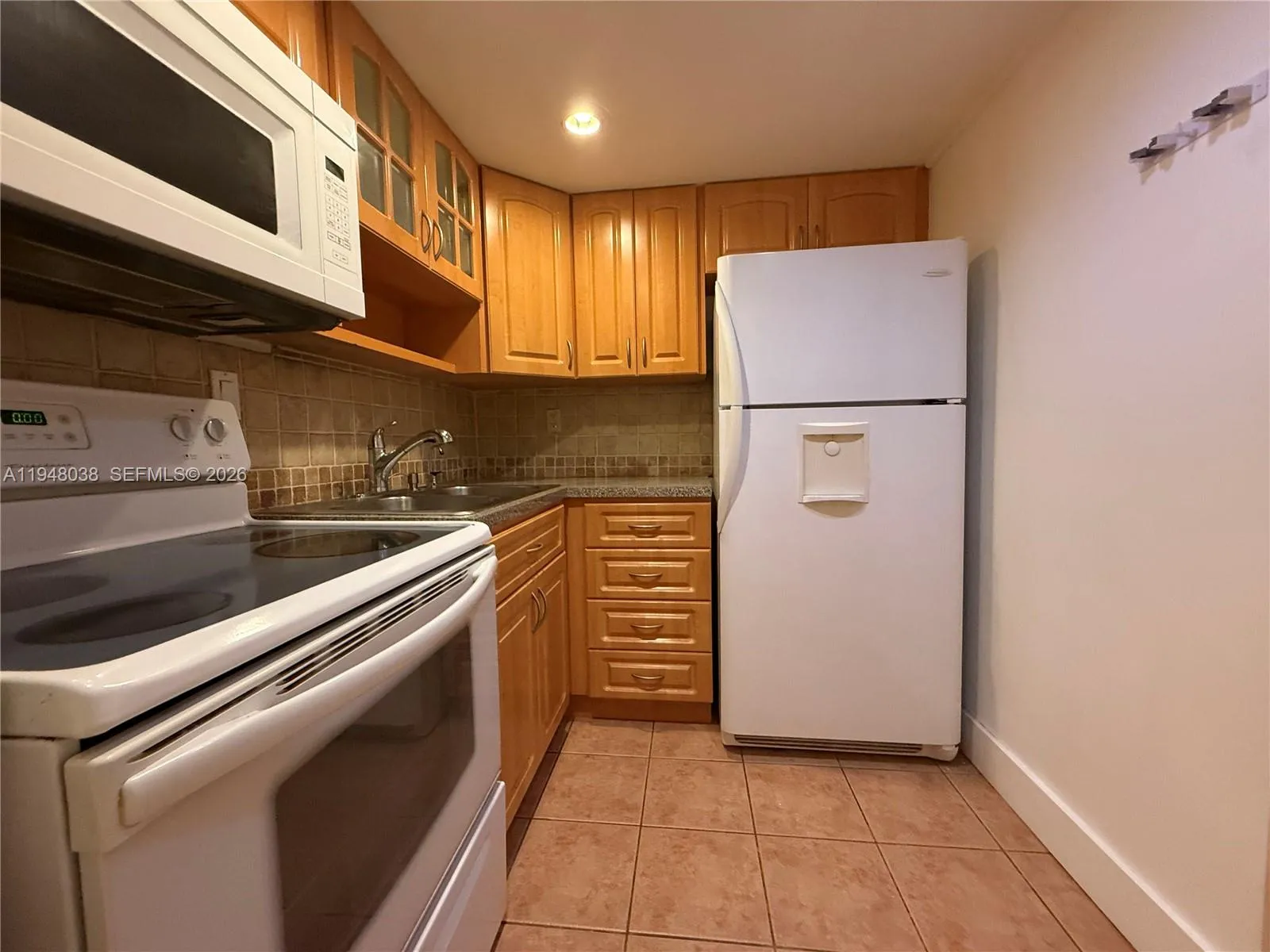 8607 Sw 68th Ct 24, Pinecrest, Florida 33156, Pinecrest, Florida 33156, 1 Bedroom Bedrooms, ,1 BathroomBathrooms,Residential Lease,For Rent,8607 Sw 68th Ct 24, Pinecrest, Florida 33156,A11948038