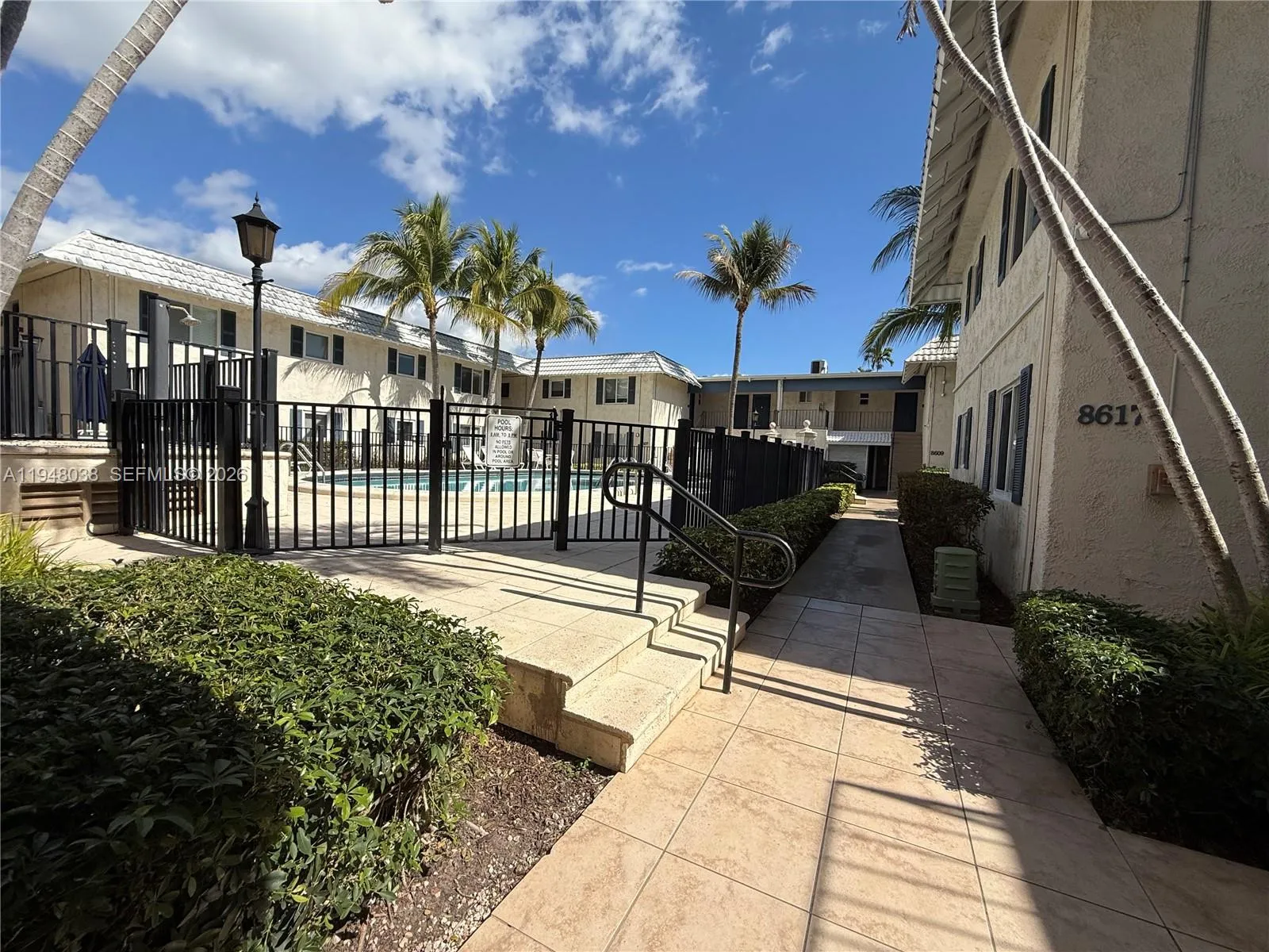 8607 Sw 68th Ct 24, Pinecrest, Florida 33156, Pinecrest, Florida 33156, 1 Bedroom Bedrooms, ,1 BathroomBathrooms,Residential Lease,For Rent,8607 Sw 68th Ct 24, Pinecrest, Florida 33156,A11948038