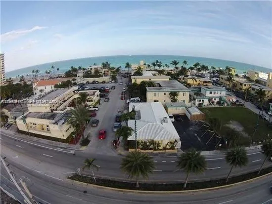 330 Coolidge St 2, Hollywood, Florida 33019, Hollywood, Florida 33019, ,1 BathroomBathrooms,Residential Lease,For Rent,330 Coolidge St 2, Hollywood, Florida 33019,A11948084