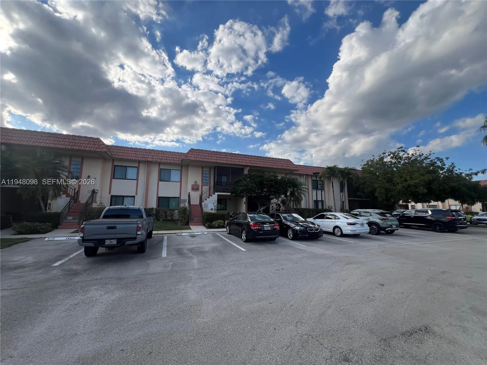 379 Lakeview Dr 205, Weston, Florida 33326, Weston, Florida 33326, 2 Bedrooms Bedrooms, ,2 BathroomsBathrooms,Residential,For Sale,379 Lakeview Dr 205, Weston, Florida 33326,A11948098