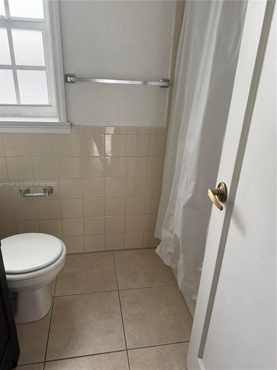 7611 Harding Ave 7, Miami Beach, Florida 33141, Miami Beach, Florida 33141, 1 Bedroom Bedrooms, ,1 BathroomBathrooms,Residential Lease,For Rent,7611 Harding Ave 7, Miami Beach, Florida 33141,A11941577