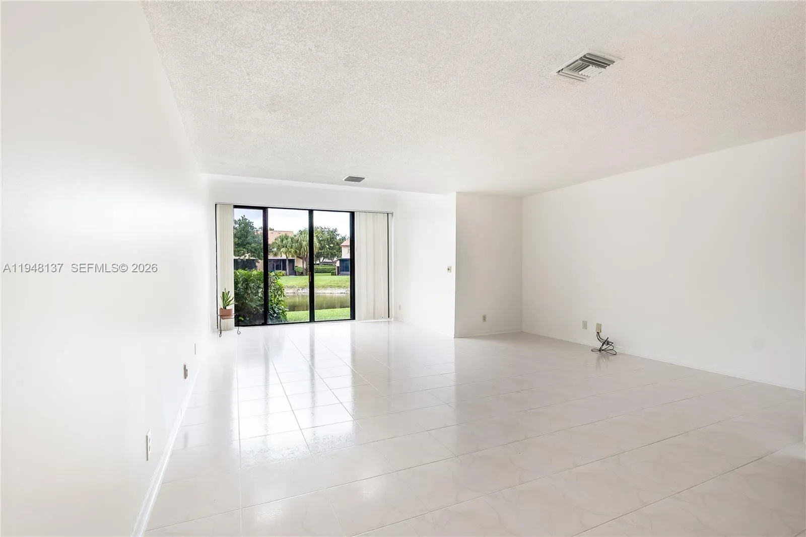 Coconut Creek, Florida 33063, 2 Bedrooms Bedrooms, ,2 BathroomsBathrooms,Residential,For Sale,A11948137