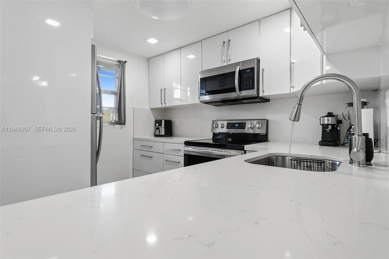 469 N Pine Island Rd B302, Plantation, Florida 333, Plantation, Florida 33324, 2 Bedrooms Bedrooms, ,2 BathroomsBathrooms,Residential,For Sale,469 N Pine Island Rd B302, Plantation, Florida 333,A11948207