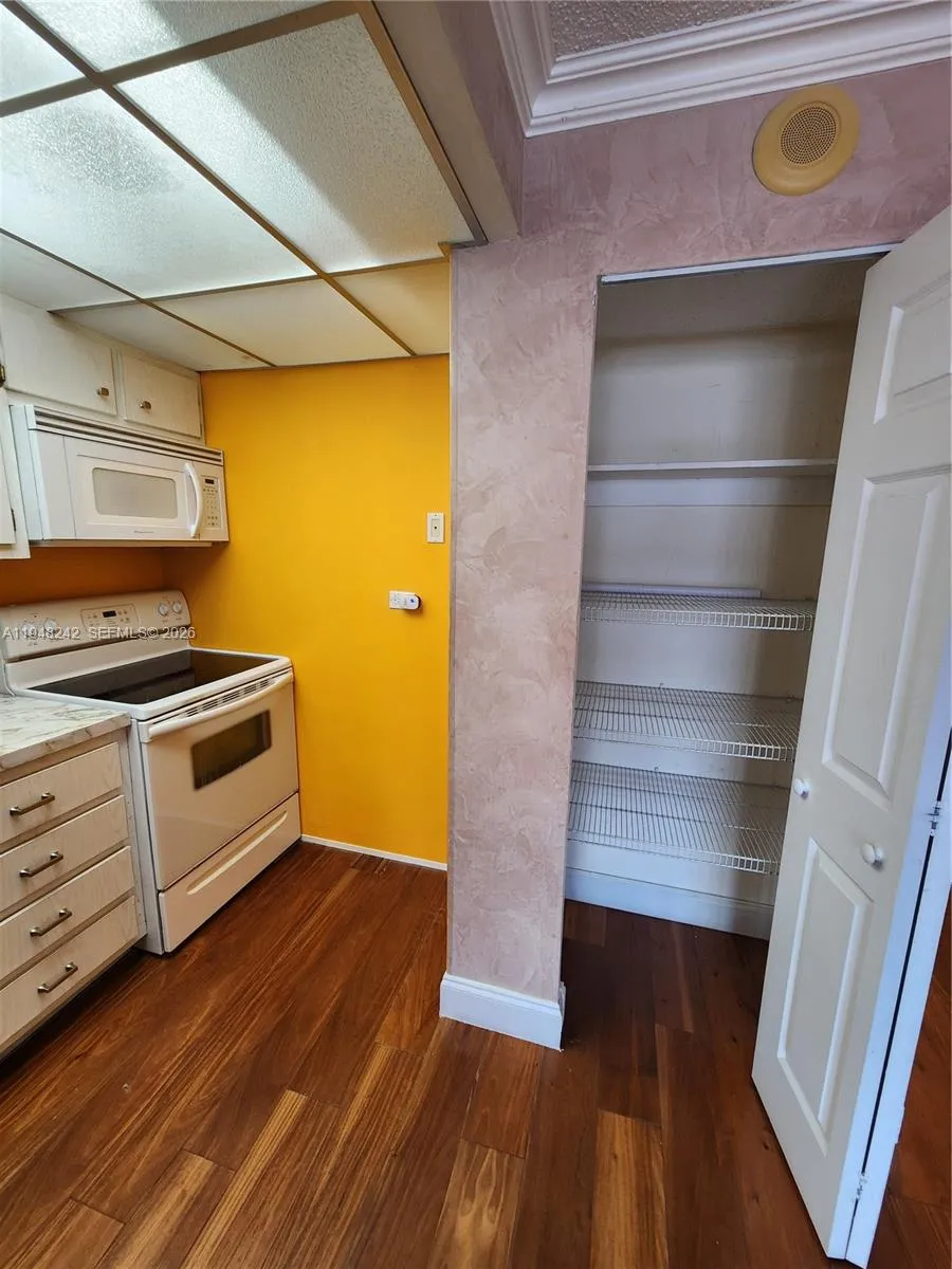 251 174th St 2110, Sunny Isles Beach, Florida 3316, Sunny Isles Beach, Florida 33160, ,1 BathroomBathrooms,Residential Lease,For Rent,251 174th St 2110, Sunny Isles Beach, Florida 3316,A11948242