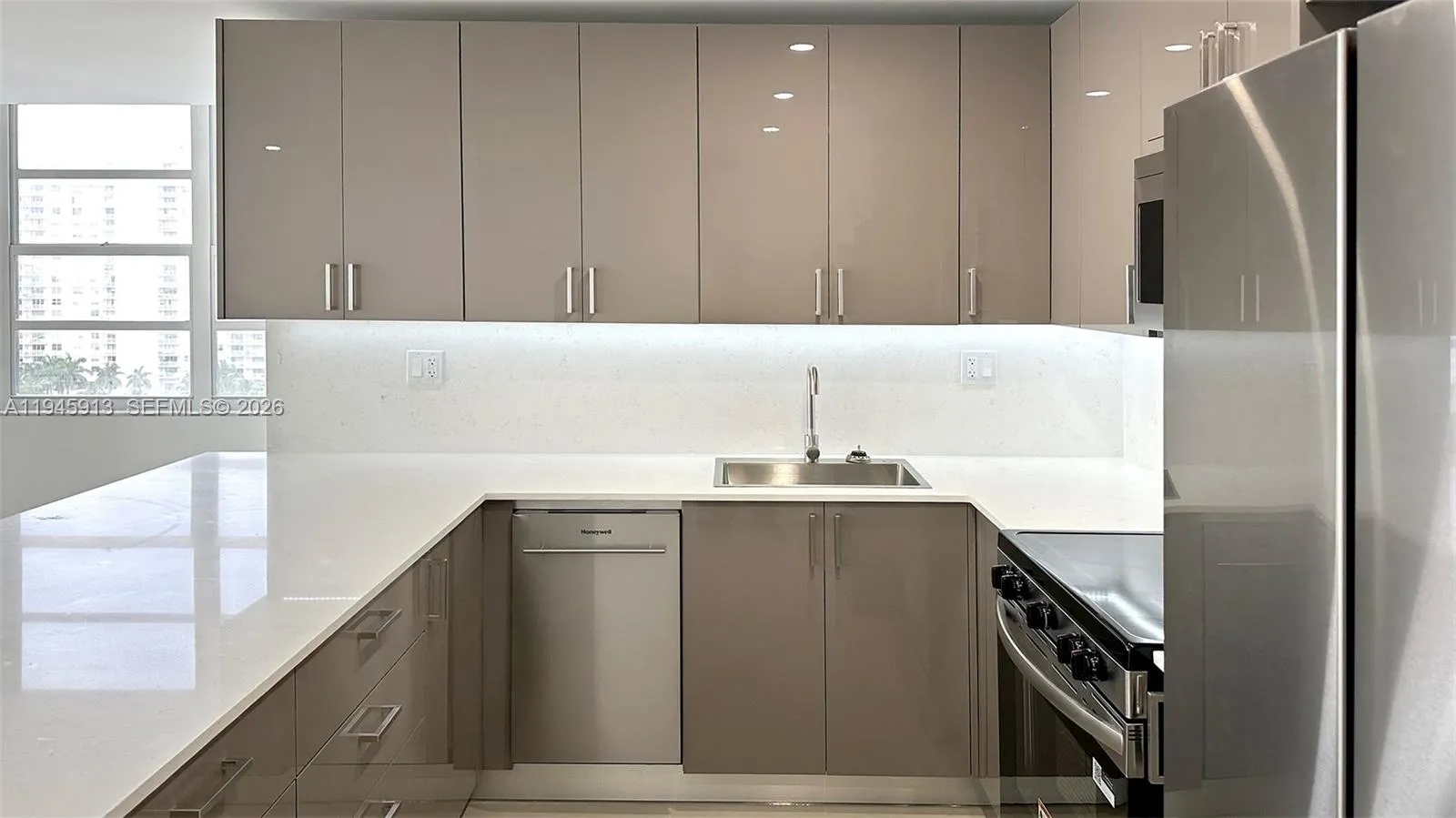 2750 Ne 183rd St 1109, Aventura, Florida 33160, Aventura, Florida 33160, 2 Bedrooms Bedrooms, ,2 BathroomsBathrooms,Residential Lease,For Rent,2750 Ne 183rd St 1109, Aventura, Florida 33160,A11945913