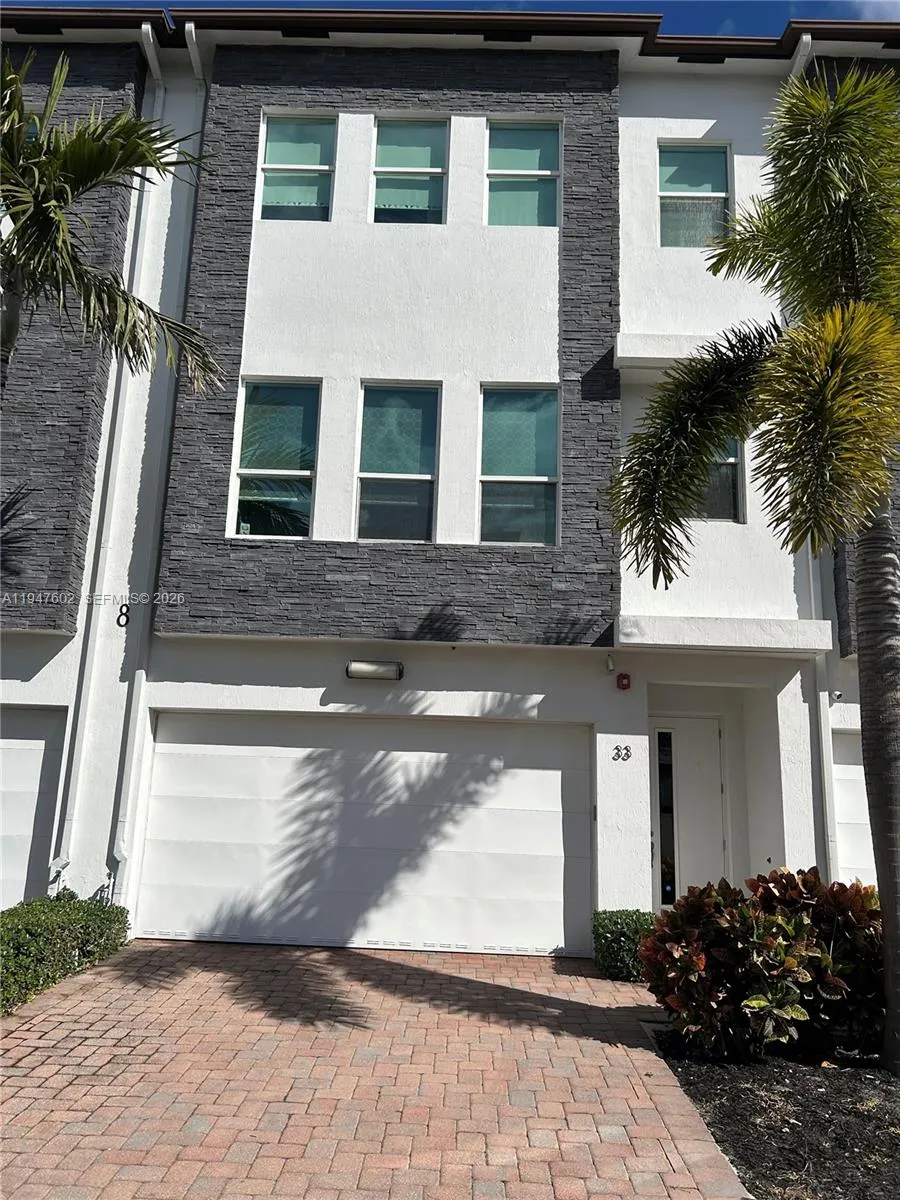 2900 Ne 12th Ter 33, Oakland Park, Florida 33334, Oakland Park, Florida 33334, 3 Bedrooms Bedrooms, ,2 BathroomsBathrooms,Residential,For Sale,2900 Ne 12th Ter 33, Oakland Park, Florida 33334,A11947602