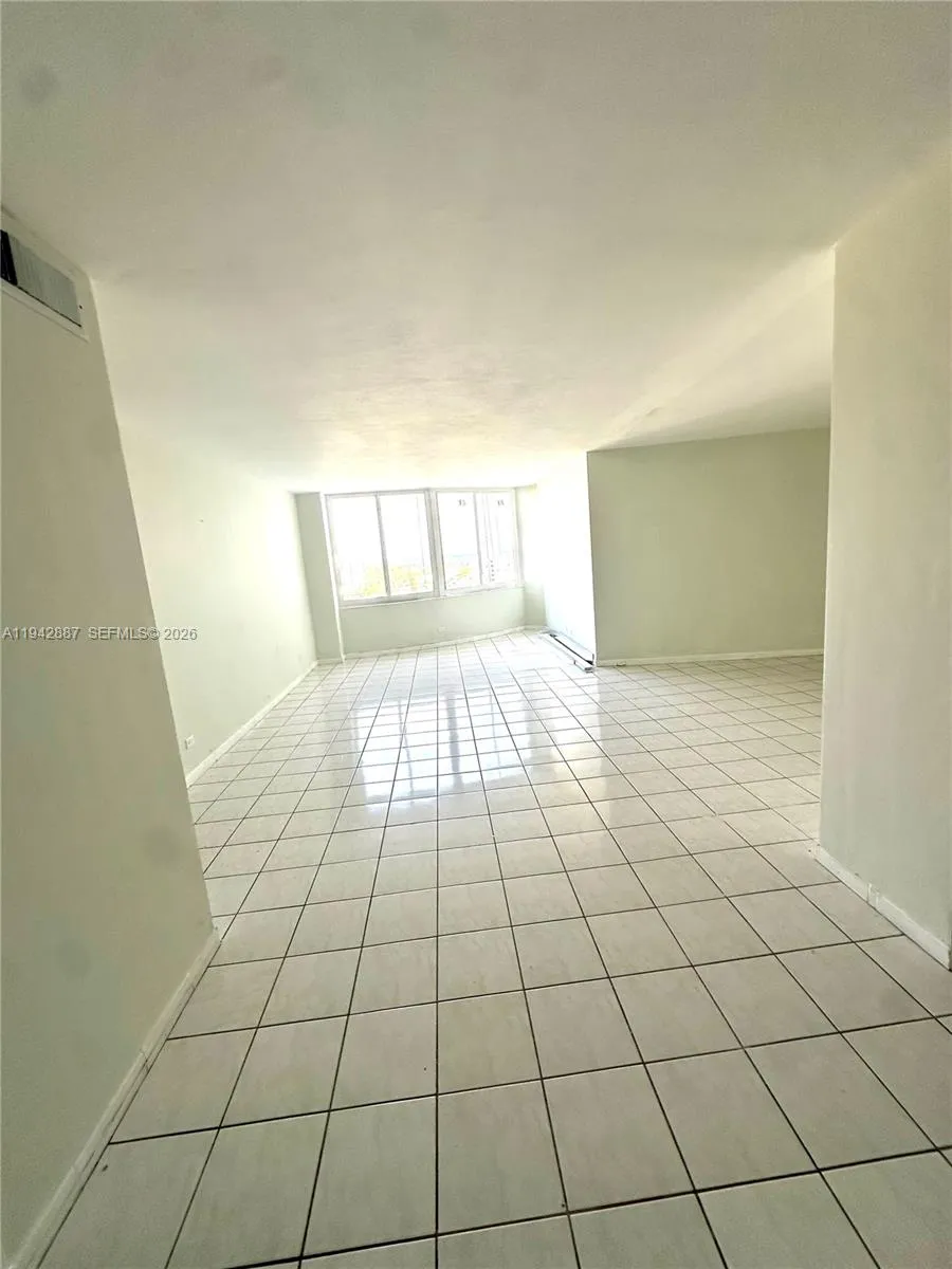 7441 Wayne Ave 10g, Miami Beach, Florida 33141, Miami Beach, Florida 33141, 2 Bedrooms Bedrooms, ,2 BathroomsBathrooms,Residential Lease,For Rent,7441 Wayne Ave 10g, Miami Beach, Florida 33141,A11942887