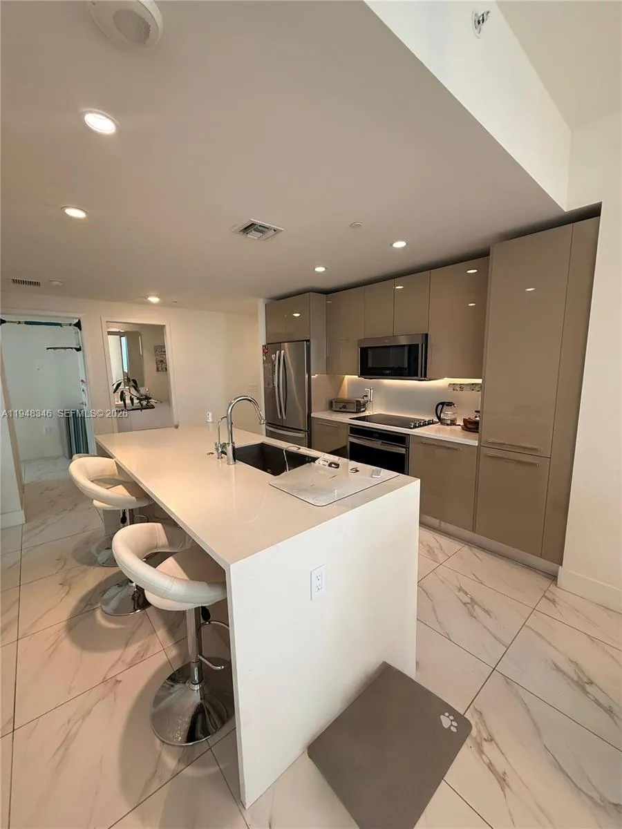 2000 Metropica Way 1409, Sunrise, Florida 33323, Sunrise, Florida 33323, 3 Bedrooms Bedrooms, ,3 BathroomsBathrooms,Residential Lease,For Rent,2000 Metropica Way 1409, Sunrise, Florida 33323,A11948346