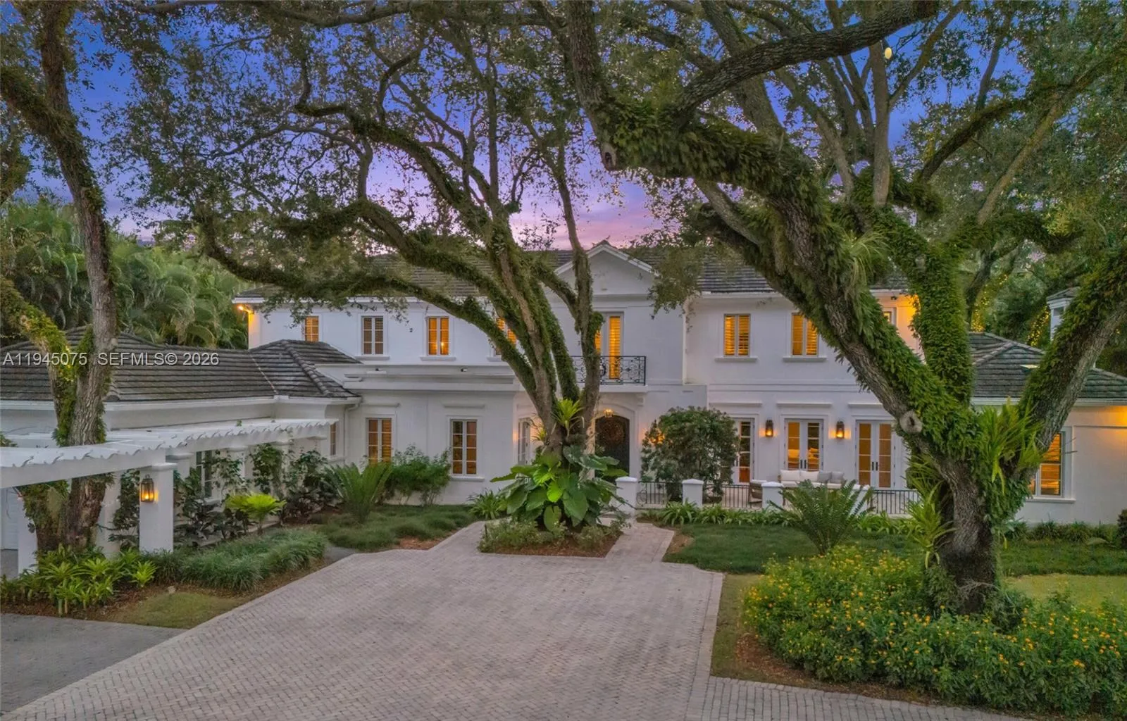 7426 Sw 49th Pl, Miami, Florida 33143, Miami, Florida 33143, 6 Bedrooms Bedrooms, ,6 BathroomsBathrooms,Residential,For Sale,7426 Sw 49th Pl, Miami, Florida 33143,A11945075