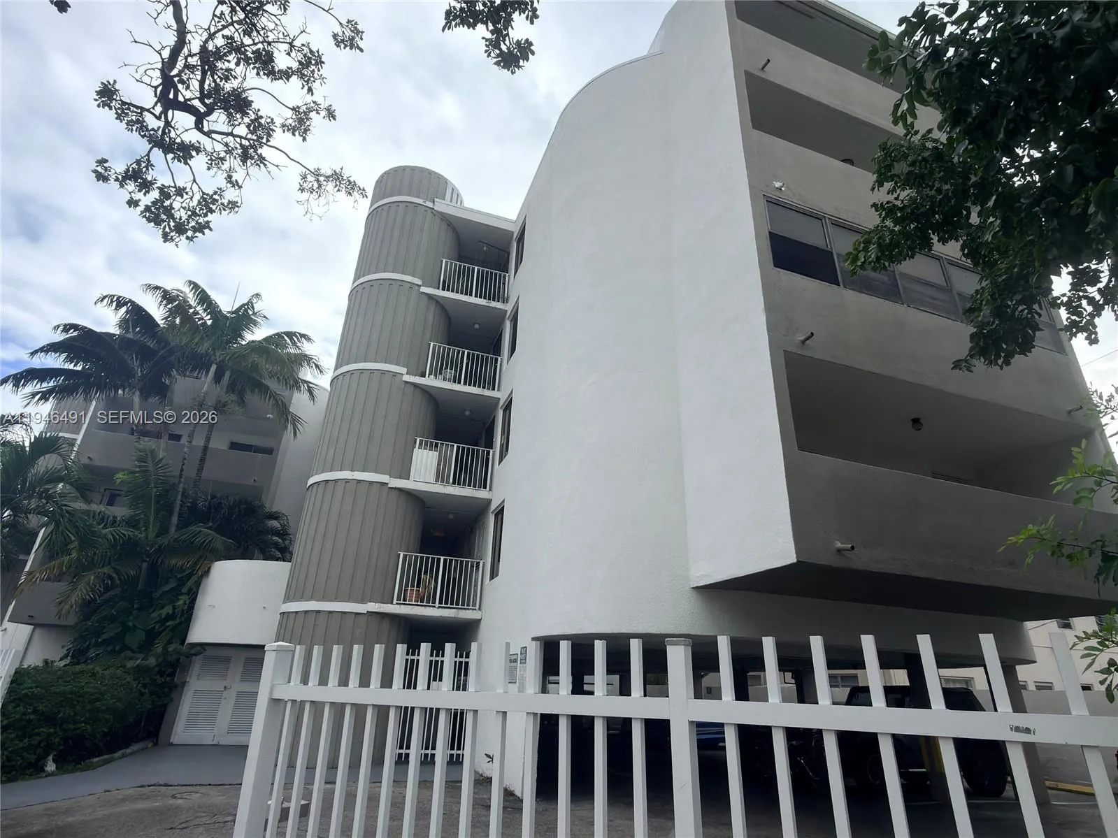 2000 Biarritz Dr 202, Miami Beach, Florida 33141, Miami Beach, Florida 33141, 3 Bedrooms Bedrooms, ,1 BathroomBathrooms,Residential Lease,For Rent,2000 Biarritz Dr 202, Miami Beach, Florida 33141,A11946491