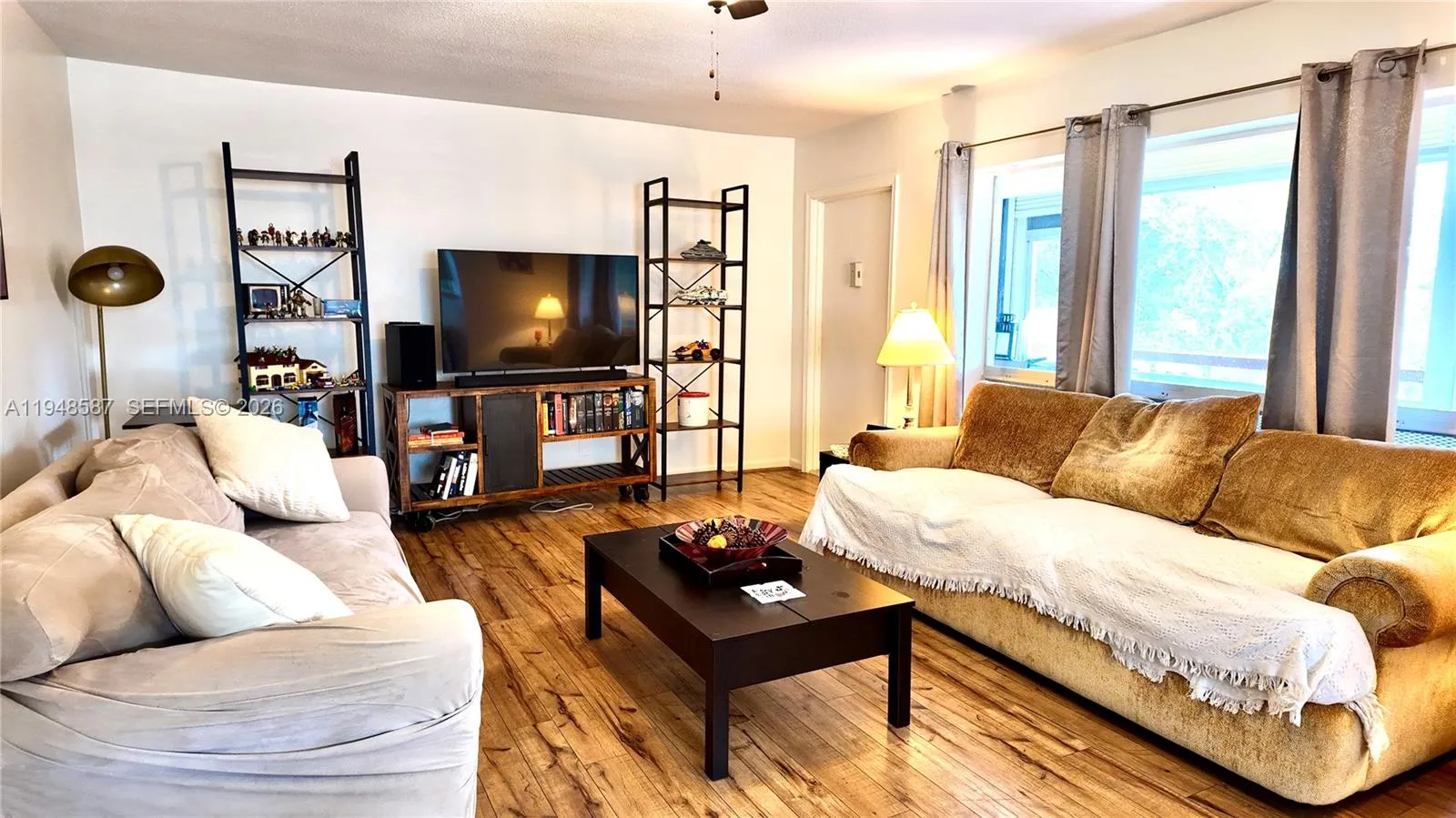 412 S Luna Ct 11, Hollywood, Florida 33021, Hollywood, Florida 33021, 2 Bedrooms Bedrooms, ,2 BathroomsBathrooms,Residential,For Sale,412 S Luna Ct 11, Hollywood, Florida 33021,A11948587