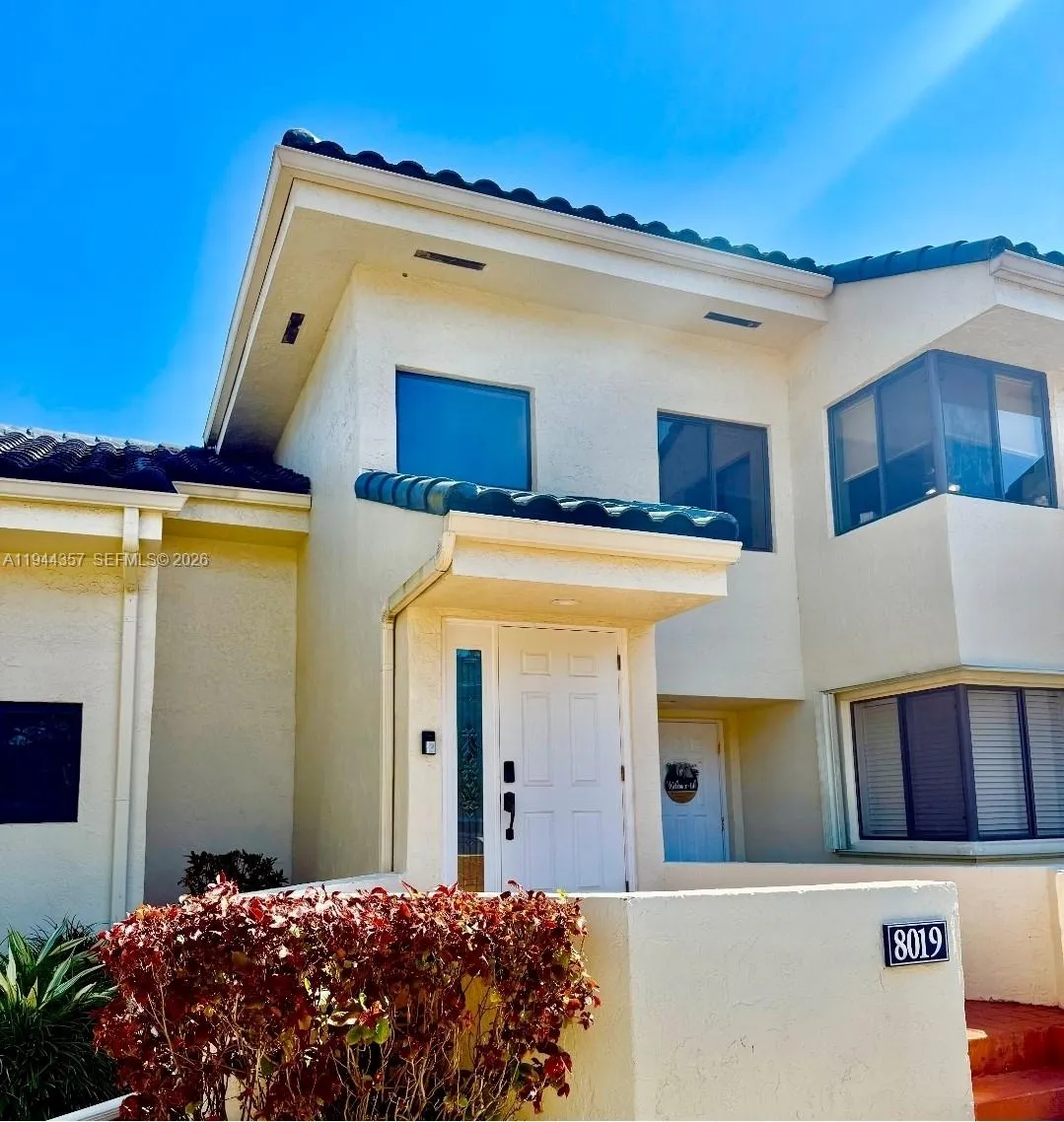 8019 Nw 15th Mnr 8019, Plantation, Florida 33322, Plantation, Florida 33322, 2 Bedrooms Bedrooms, ,2 BathroomsBathrooms,Residential,For Sale,8019 Nw 15th Mnr 8019, Plantation, Florida 33322,A11944357