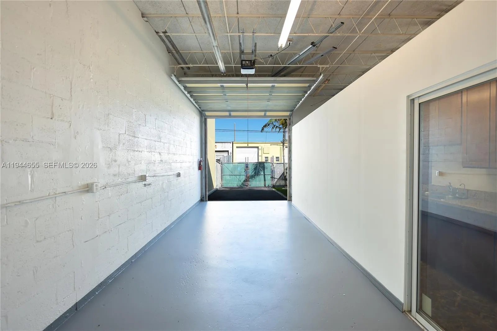 2325 Nw 30th St, Oakland Park, Florida 33311, Oakland Park, Florida 33311, ,Commercial Lease,For Rent,2325 Nw 30th St, Oakland Park, Florida 33311,A11944655