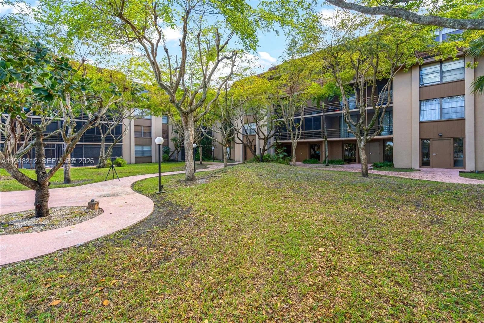 665 Ne 195th St 326, Miami, Florida 33179, Miami, Florida 33179, 2 Bedrooms Bedrooms, ,2 BathroomsBathrooms,Residential,For Sale,665 Ne 195th St 326, Miami, Florida 33179,A11948212