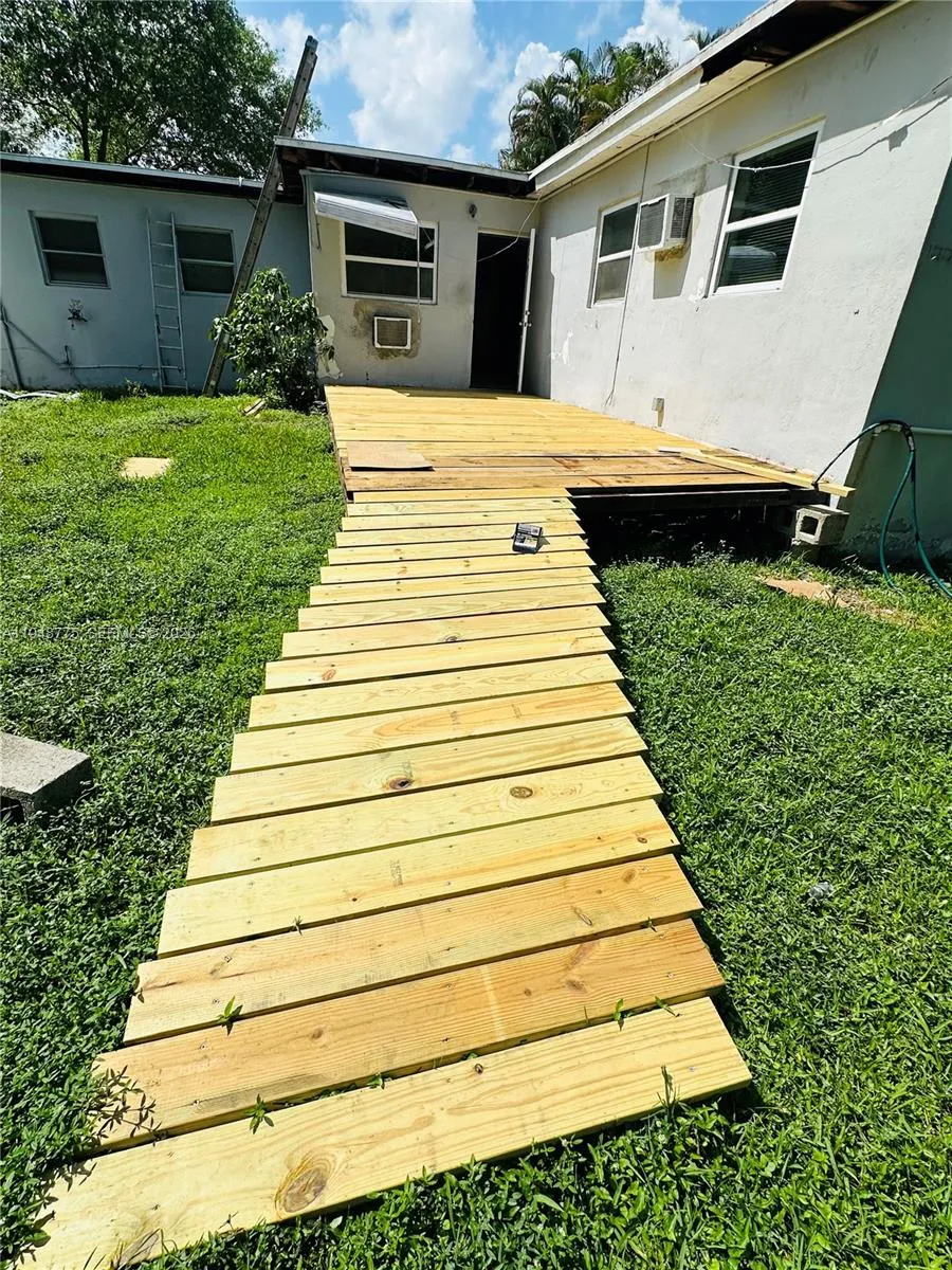 4548 Sw 33rd Ave House, Dania Beach, Florida 33312, Dania Beach, Florida 33312, 3 Bedrooms Bedrooms, ,2 BathroomsBathrooms,Residential Lease,For Rent,4548 Sw 33rd Ave House, Dania Beach, Florida 33312,A11948775