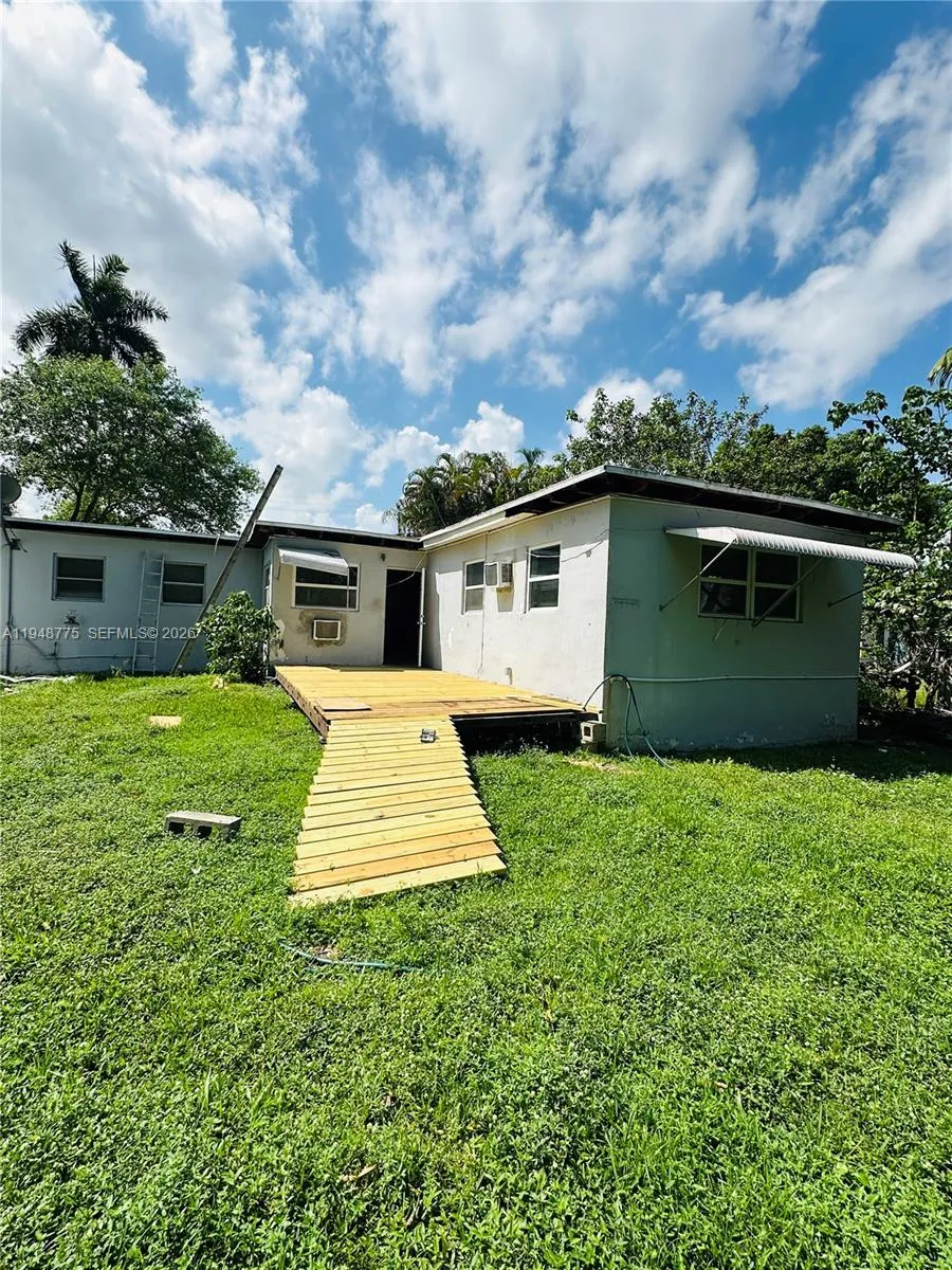 4548 Sw 33rd Ave House, Dania Beach, Florida 33312, Dania Beach, Florida 33312, 3 Bedrooms Bedrooms, ,2 BathroomsBathrooms,Residential Lease,For Rent,4548 Sw 33rd Ave House, Dania Beach, Florida 33312,A11948775