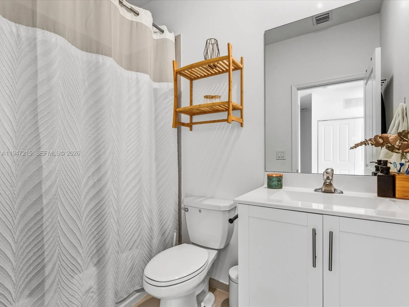544 Ne 206th Ln, Miami, Florida 33179, Miami, Florida 33179, 3 Bedrooms Bedrooms, ,2 BathroomsBathrooms,Residential,For Sale,544 Ne 206th Ln, Miami, Florida 33179,A11947215
