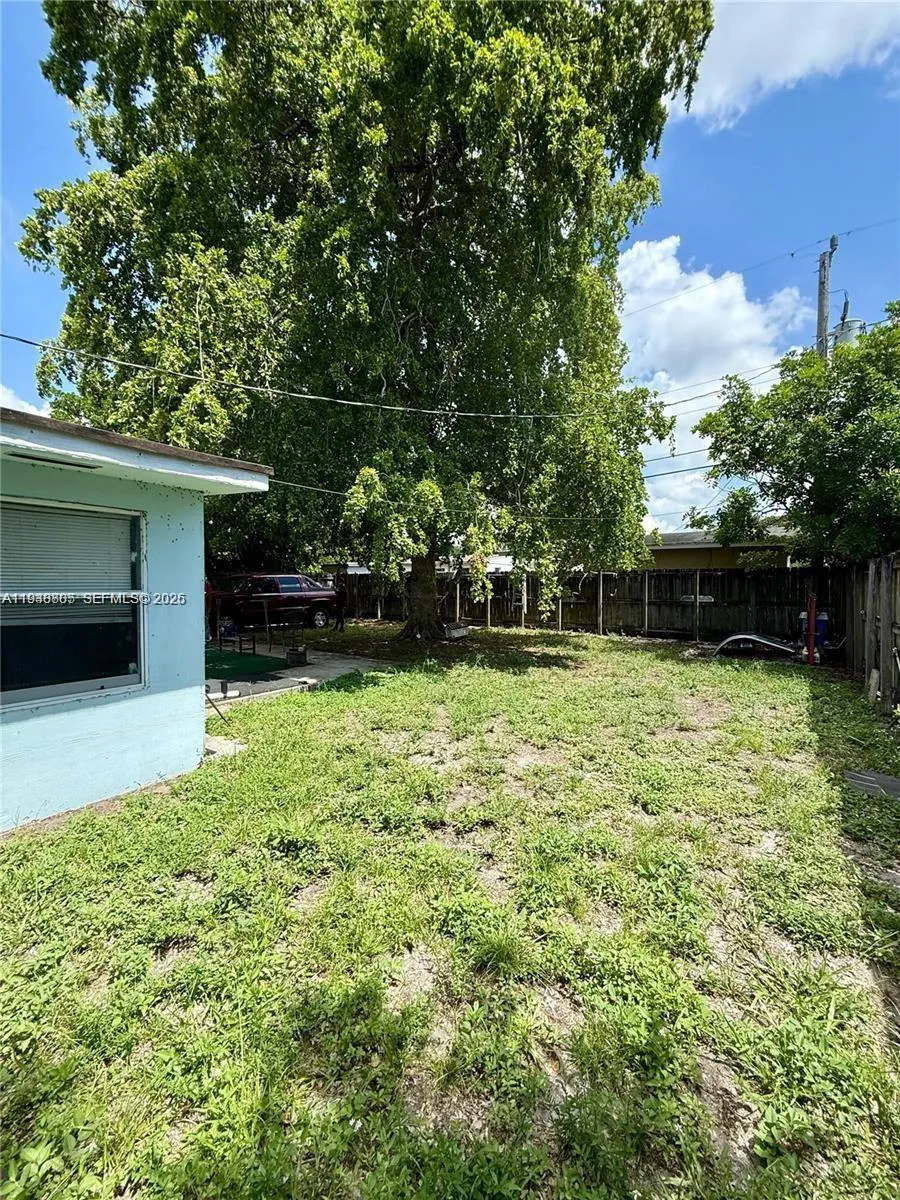 6433 Sw 22nd St, Miramar, Florida 33023, Miramar, Florida 33023, 3 Bedrooms Bedrooms, ,1 BathroomBathrooms,Residential,For Sale,6433 Sw 22nd St, Miramar, Florida 33023,A11948805