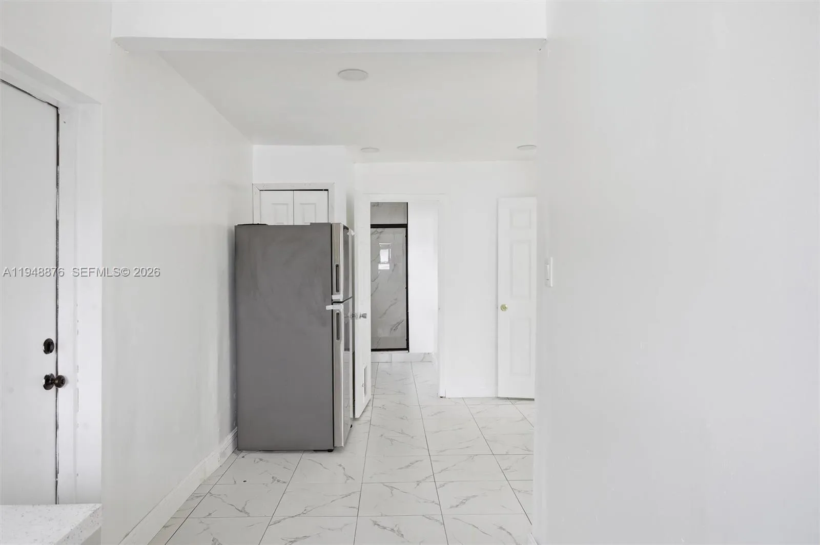 2280 Sw 43rd Ave 2, Fort Lauderdale, Florida 33317, Fort Lauderdale, Florida 33317, 2 Bedrooms Bedrooms, ,1 BathroomBathrooms,Residential Lease,For Rent,2280 Sw 43rd Ave 2, Fort Lauderdale, Florida 33317,A11948876